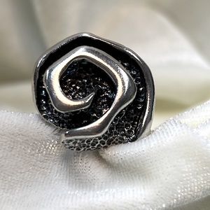 Silpada R1927 oxidized swirl ring. Size 8. Sterling silver.